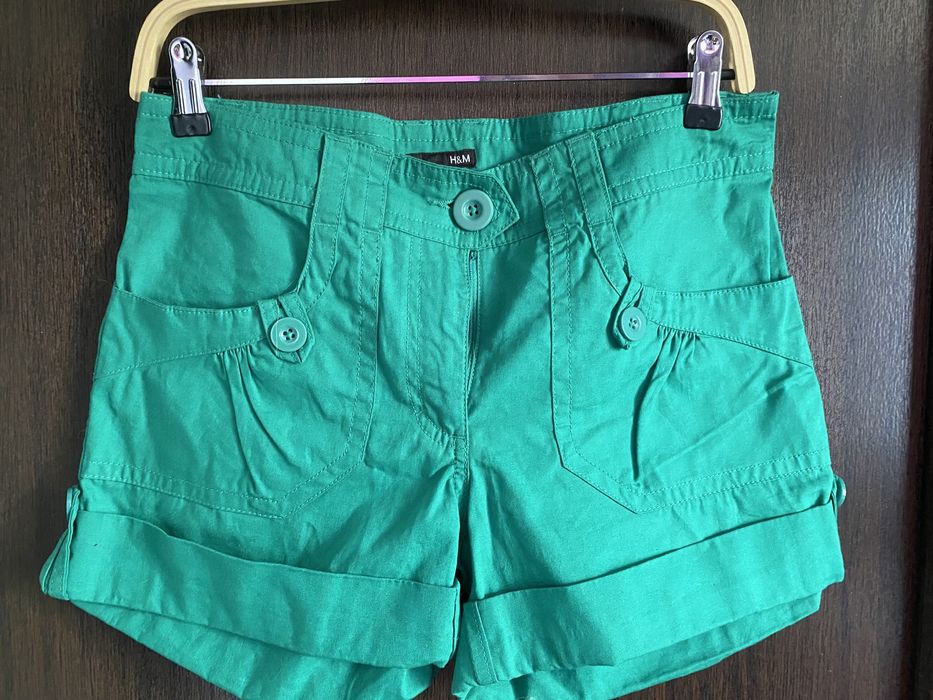 Pantaloni scurți verzi