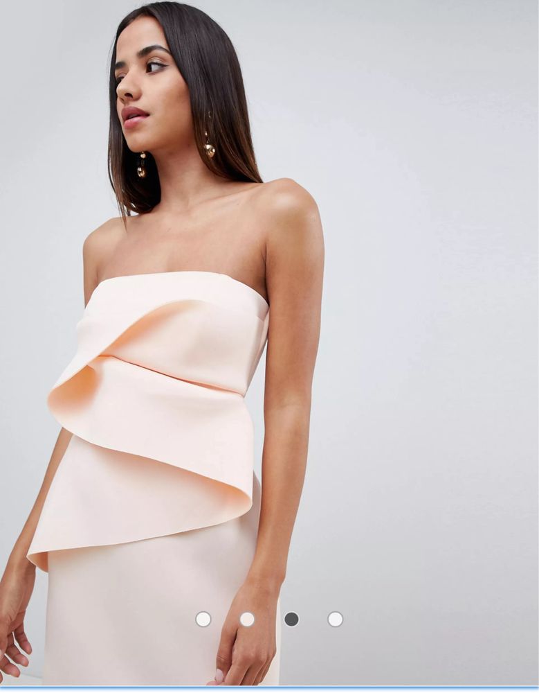 Рокля Asos с интересна кройка
