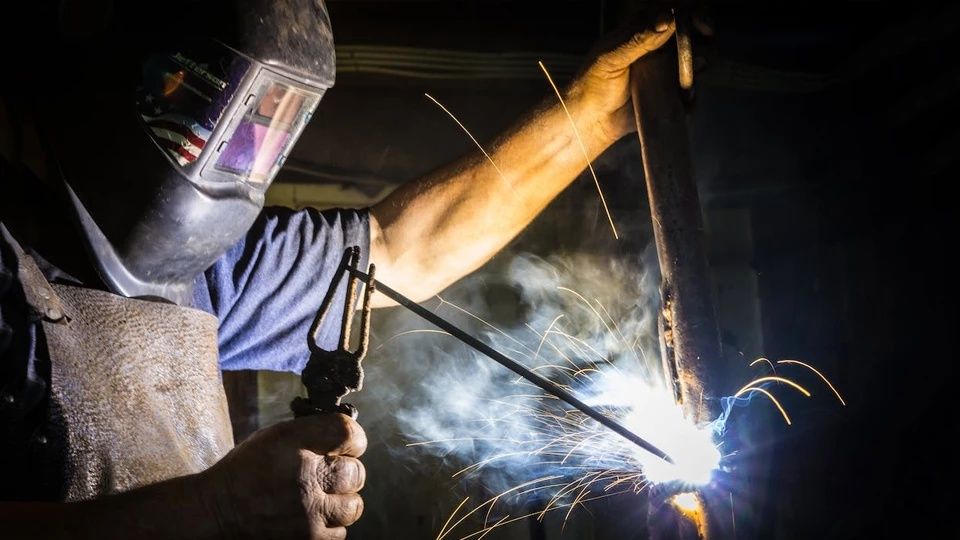 Сварщик Электро газа сварки