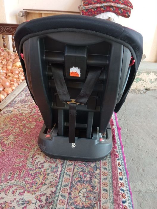 Bolalar avto kreslosi