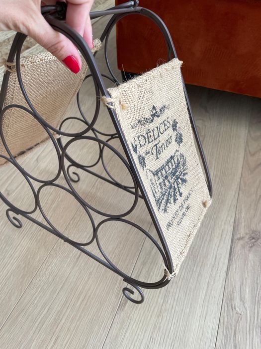 Suport metalic de 6 sticle de vin