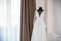 Rochie de mireasa-Atelier Marina Niscoveanu-super pret,purtat o seara!
