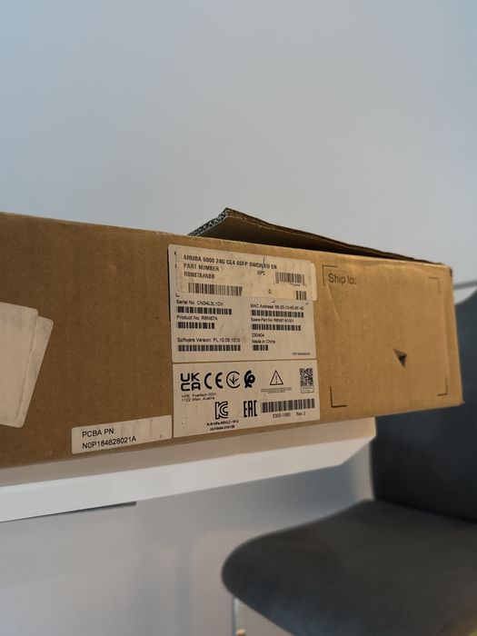 Switch Aruba 6000 24g CL4 4SFP R8N87A nefolosit