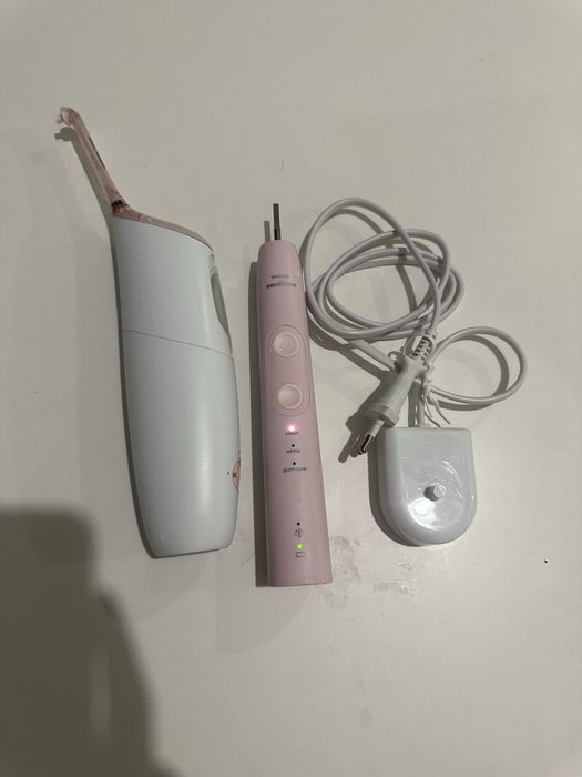 Электронная зубная щетка и ирригатор Philips