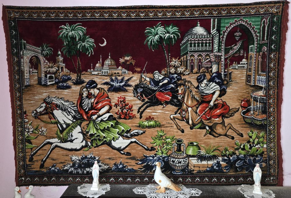 Carpeta Vintage Rapirea din Serai stare foarte buna