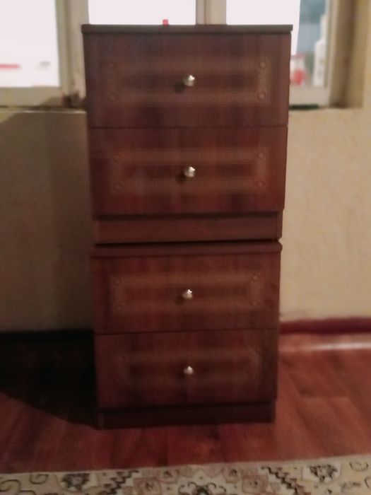 Спални екі тумбасымен сатылады