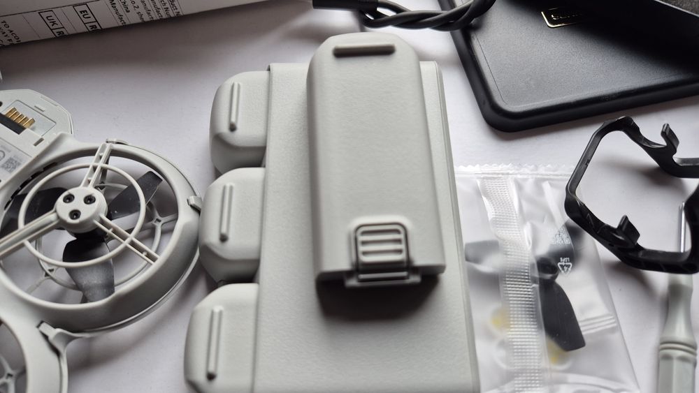 Dji neo дрон  dron