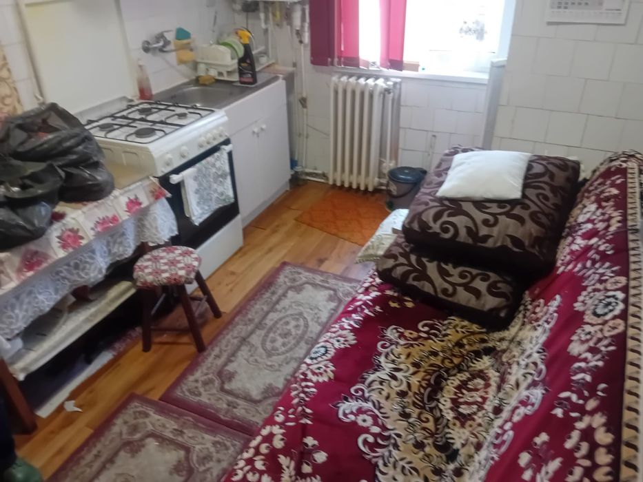 Apartament 2 cam,49mp,etaj3,precista,mobilat,utilat,balcon,centrala