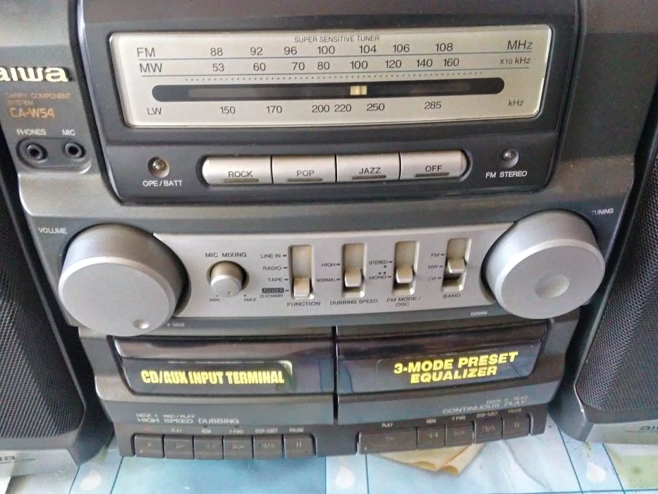 Vand radio dublucasetofon marca AIWA