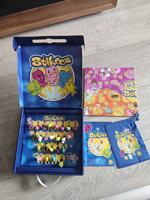 Stikeez Стикита Подводница ,Бандата на Свежите / Хладилник, Смърфове