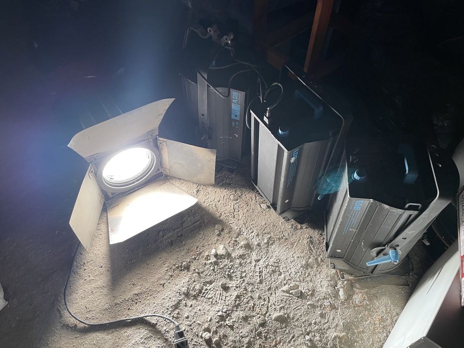 4x proiectoare / lumini cinema Tungsten ADB C201 (2000W) (gen Arri)