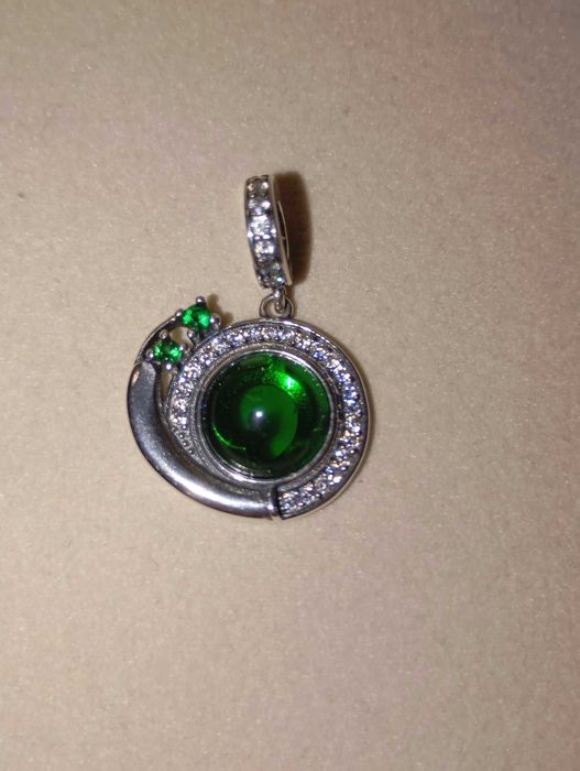 Медальон за гривна и верижка. Сребро 925. Нов.