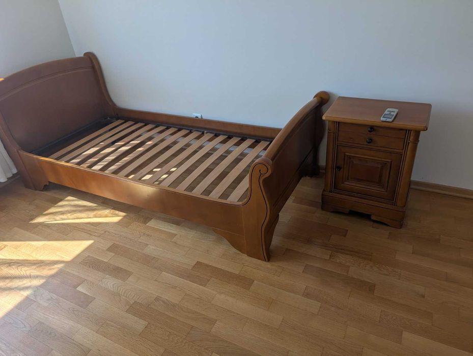 Единично дървено легло