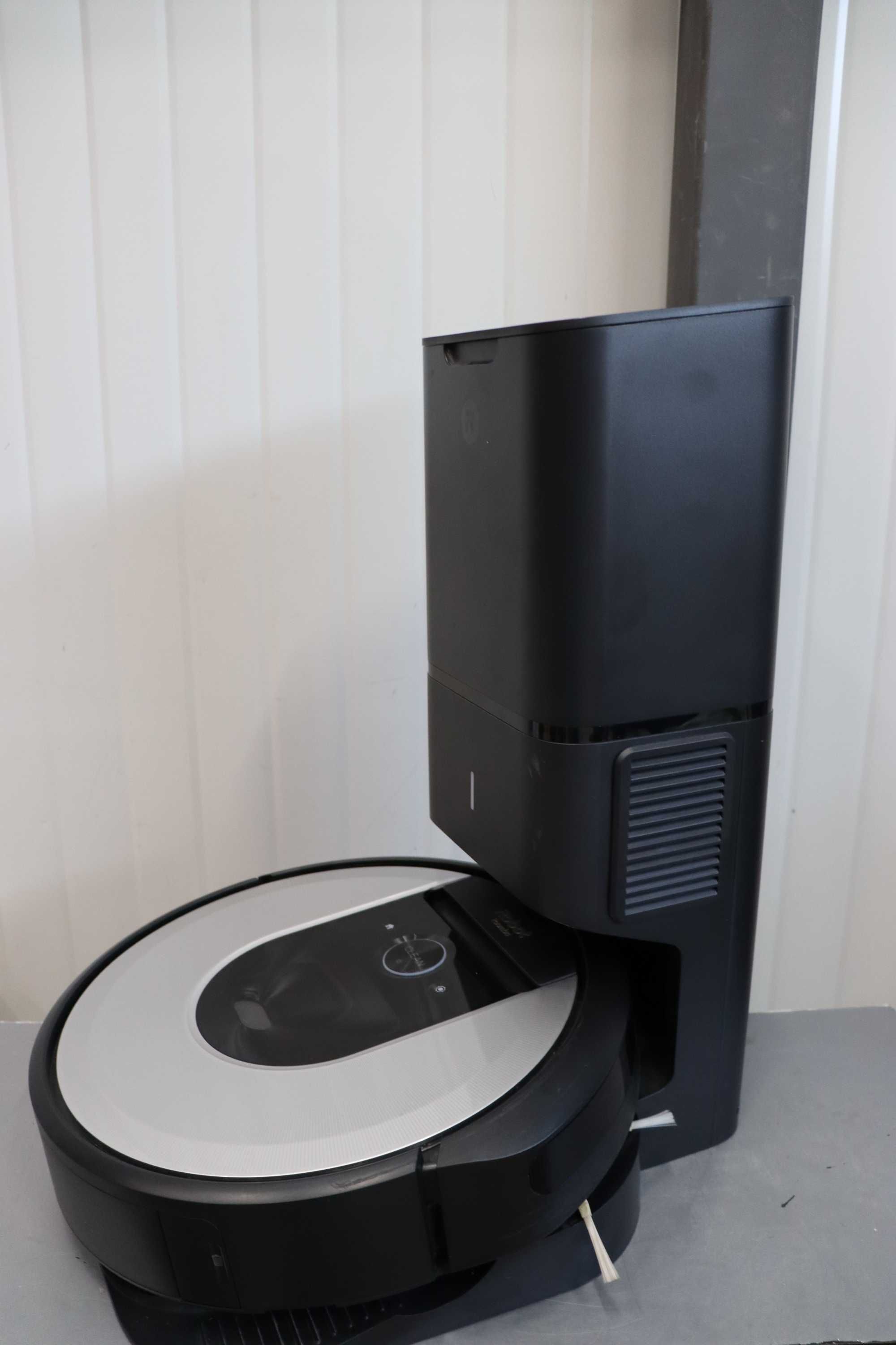Прахосмукачка робот iRobot Roomba i7+