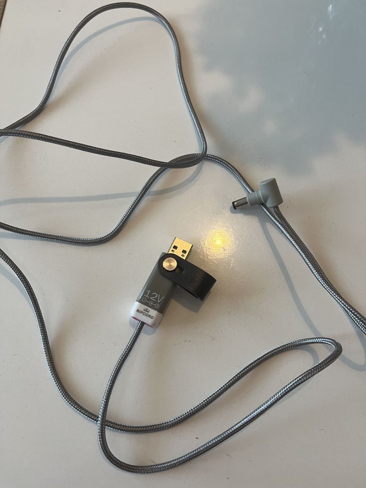 Кабел захранващ 12V USB