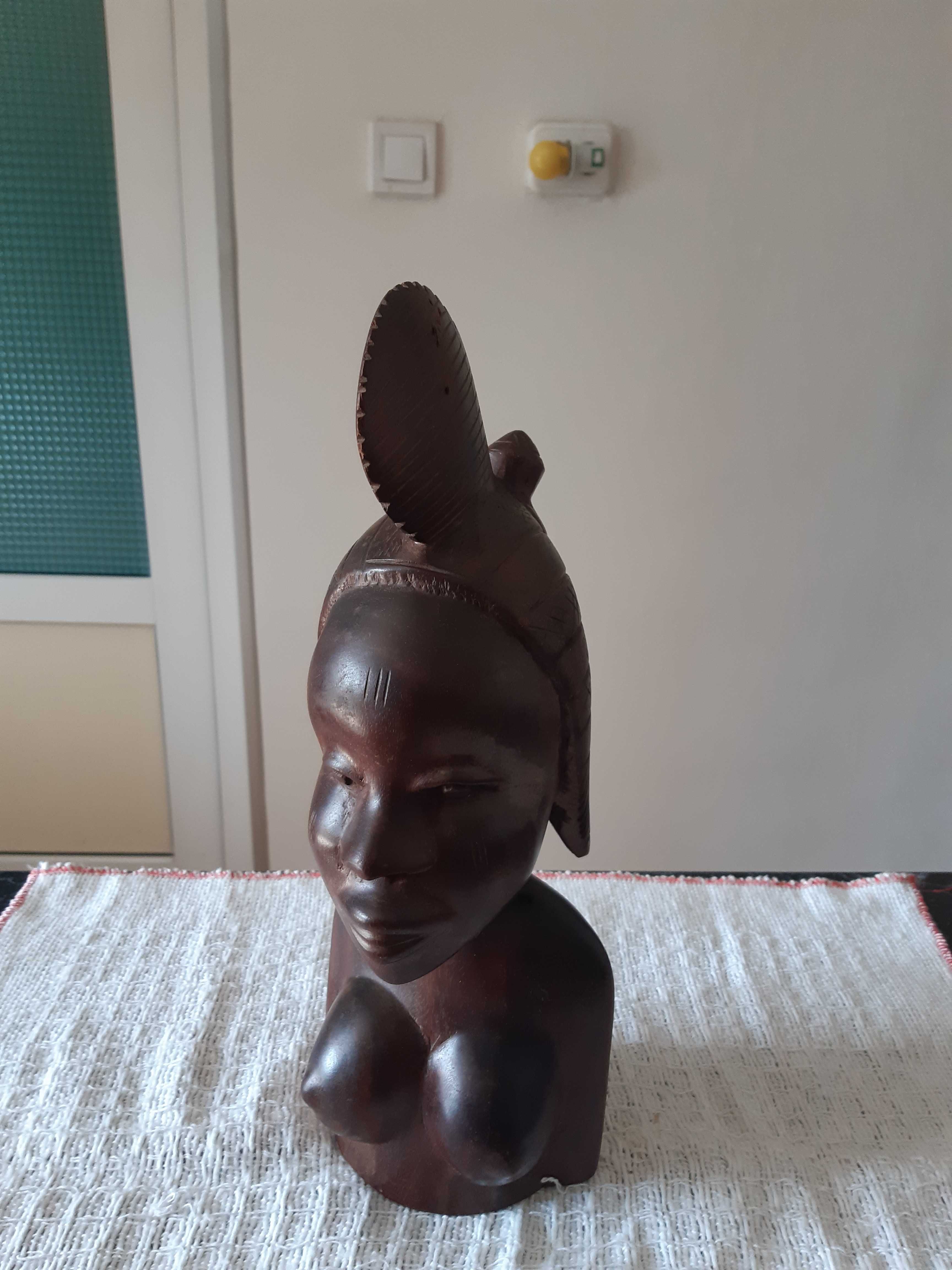 Statueta bust femeie africana din lemn  mahon, inalta 36cm si 2kg