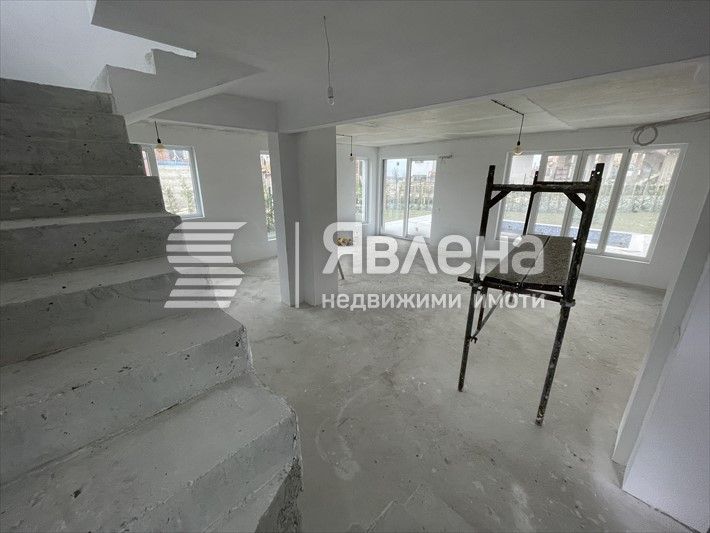 Продава се Къща в Варна, м-т Траката - 204 кв.м за 2035 €/кв.м - Снимка #2