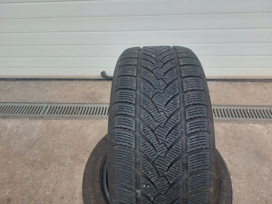 135 lei bucata! Doua anvelope M+S/IARNA 225 50 17 Syron