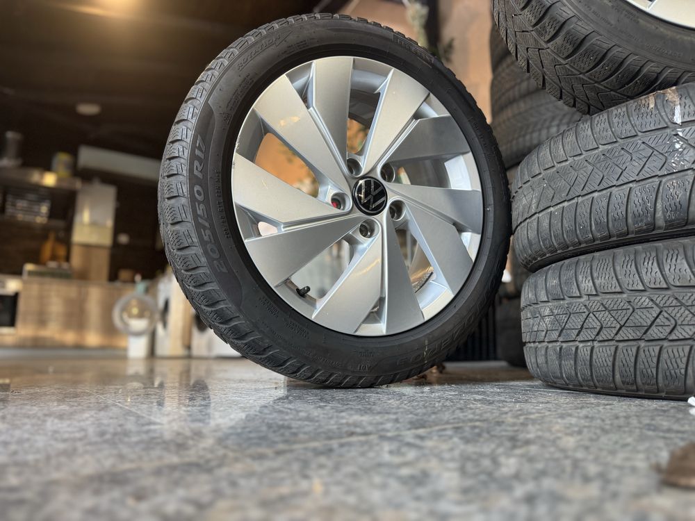 Set jante 17” originale Golf 8 + anvelope Pirelli