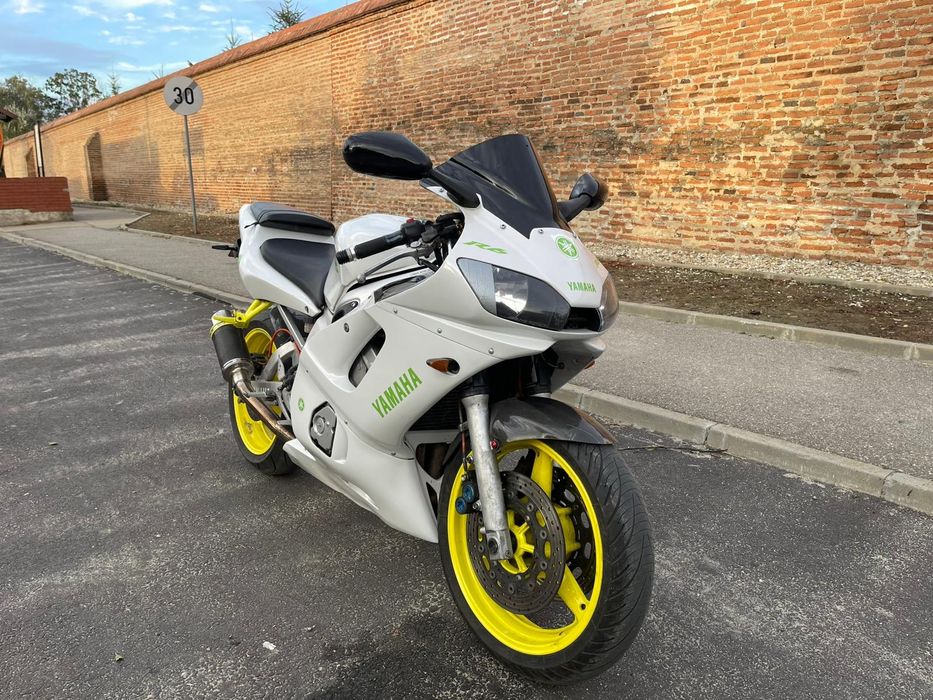 Vând yamaha r6 an 2002