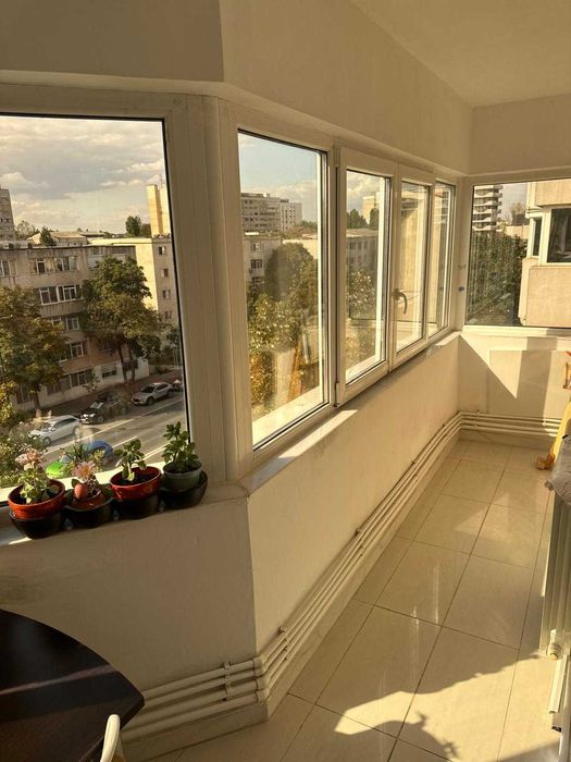 Far - 3 Camere - decomandat - mobilat si utilat