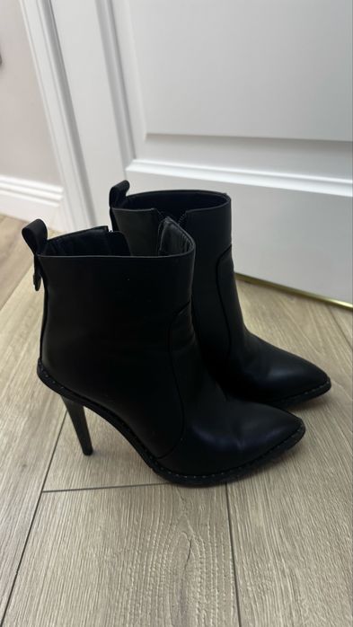 Осенние сапоги на каблуке