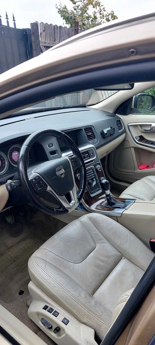 Volvo V60 - 2011 FULL OPTION