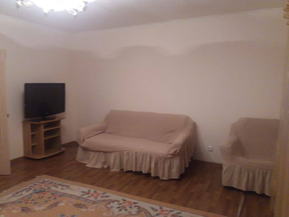 Кора камиш 2/4 ижара оилага Беруни метро якин ичи пустой уй