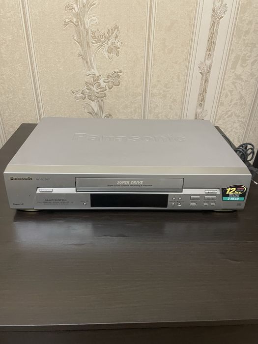 Продам панасоник  видеомагнитафон.