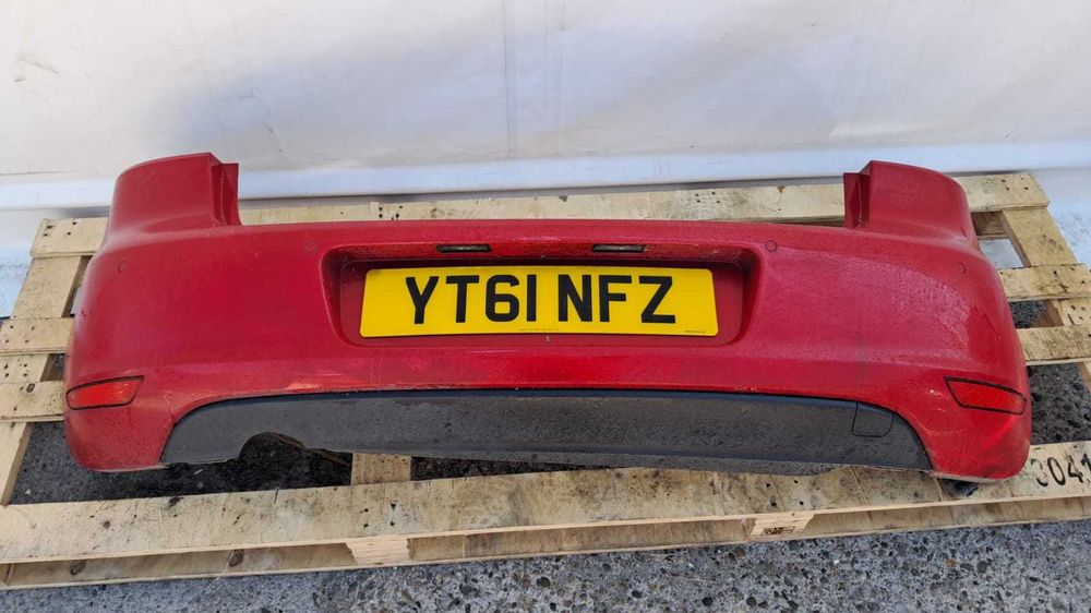 bara spate cu locas pentru senzori de parcare Vw Golf 6 hatchback