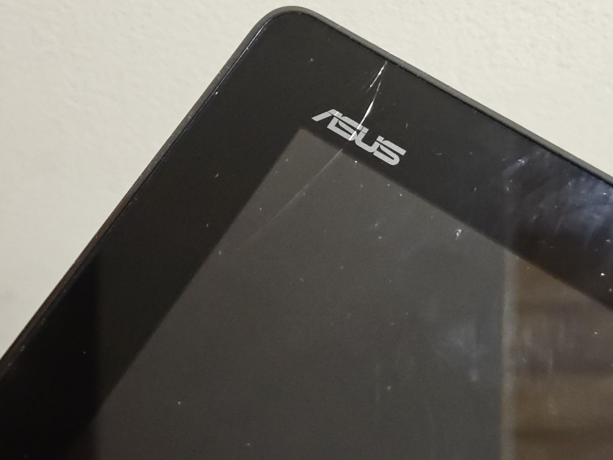 Лаптоп / таблет Asus T100