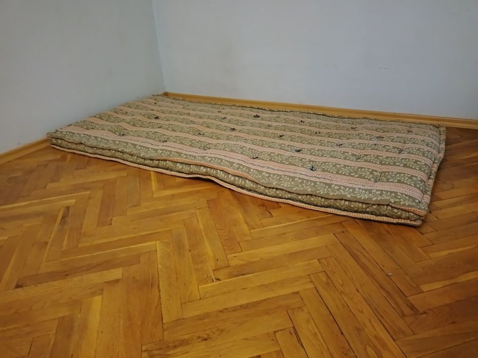 Нов ,единичен дюшек