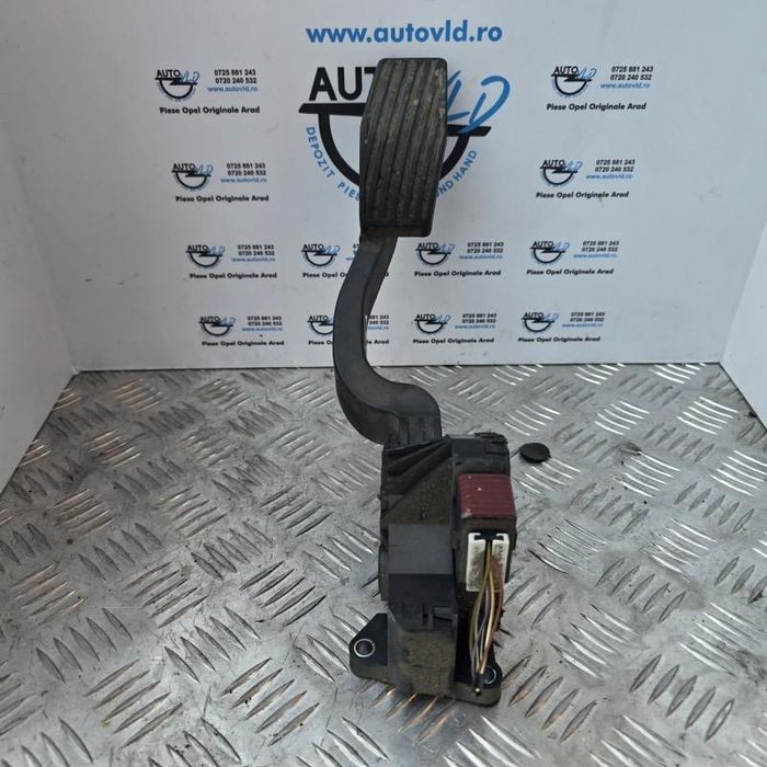 Pedala acceleratie Opel Corsa D facelift