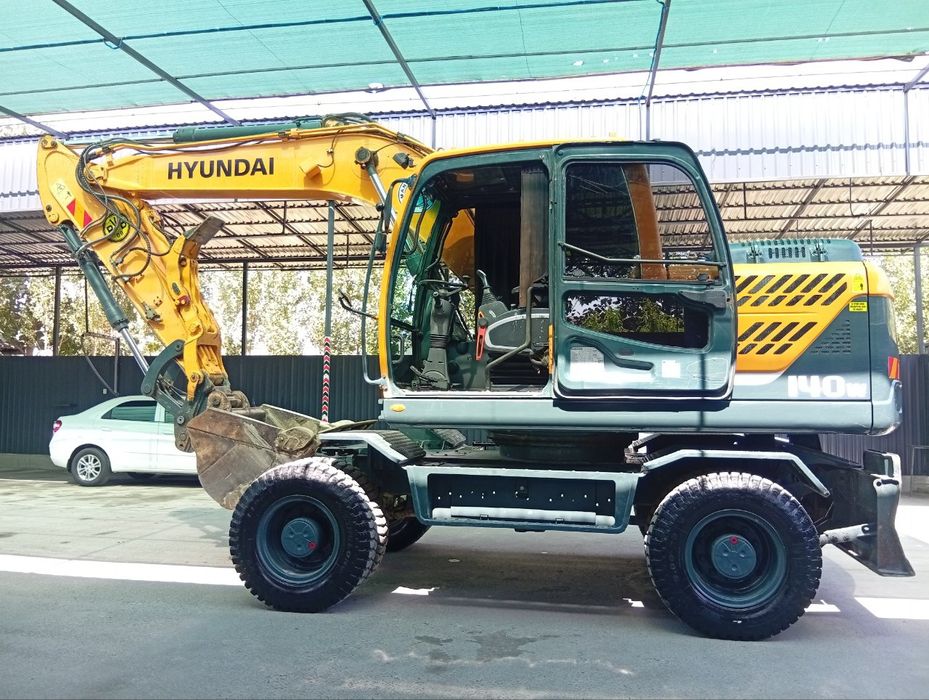 Hunday 140 Yili 2015