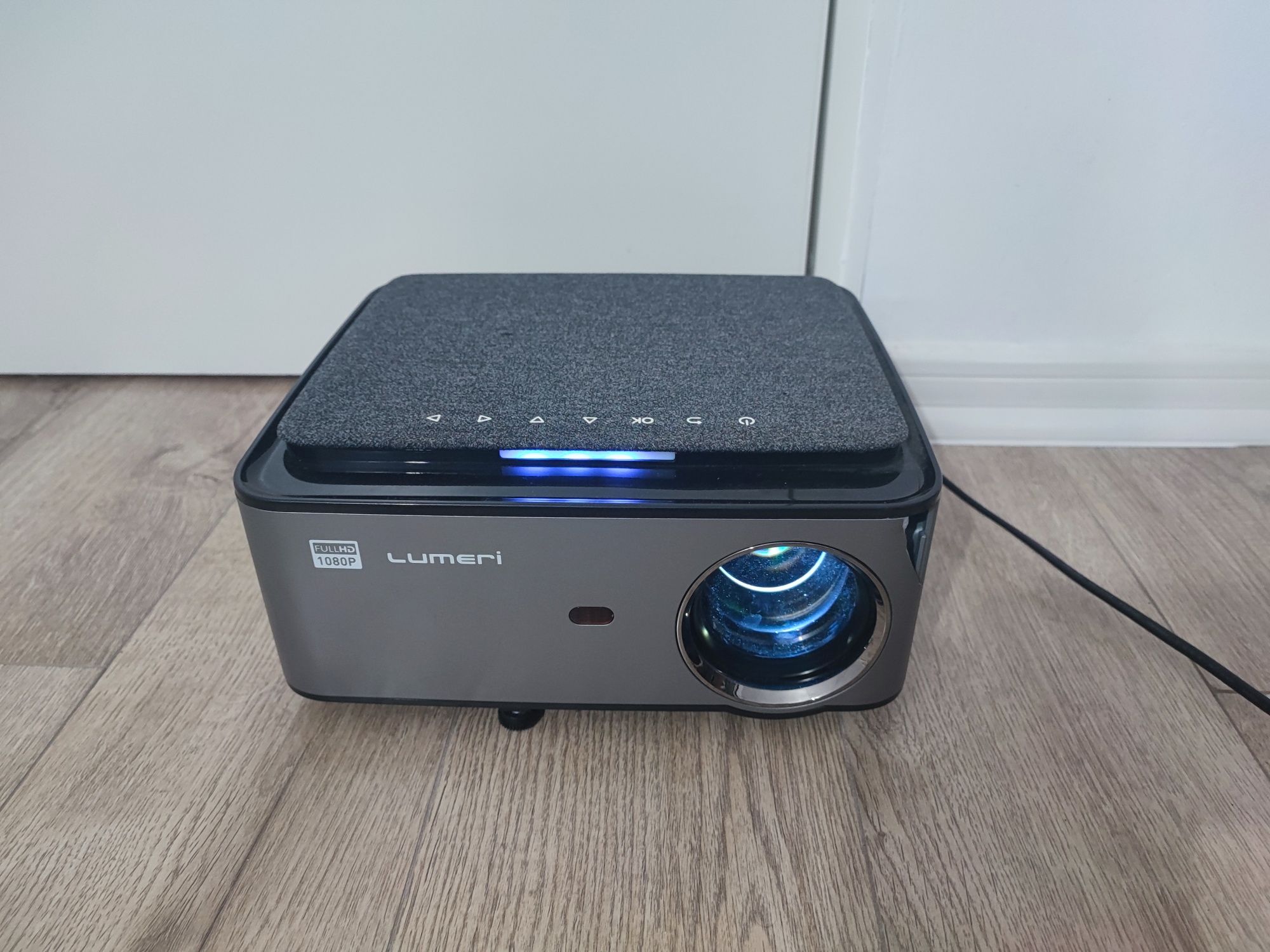 Video proiector Lumeri Full HD Led projector F560