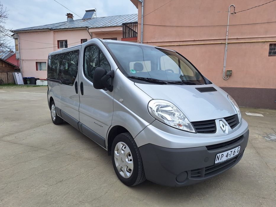 Renault Trafic 8+1 locuri