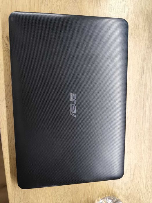 Лаптоп Asus x554L
