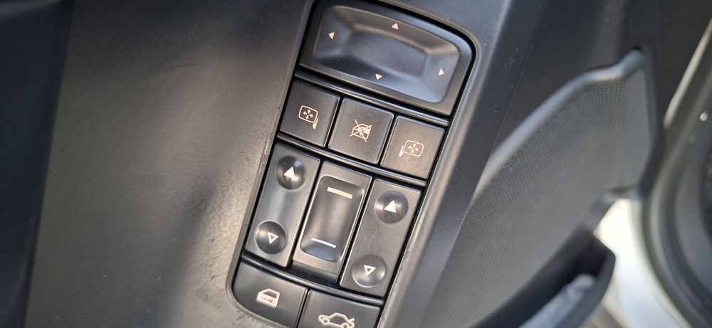 Vând autoturism marca Opel în stare de funcționare buna .