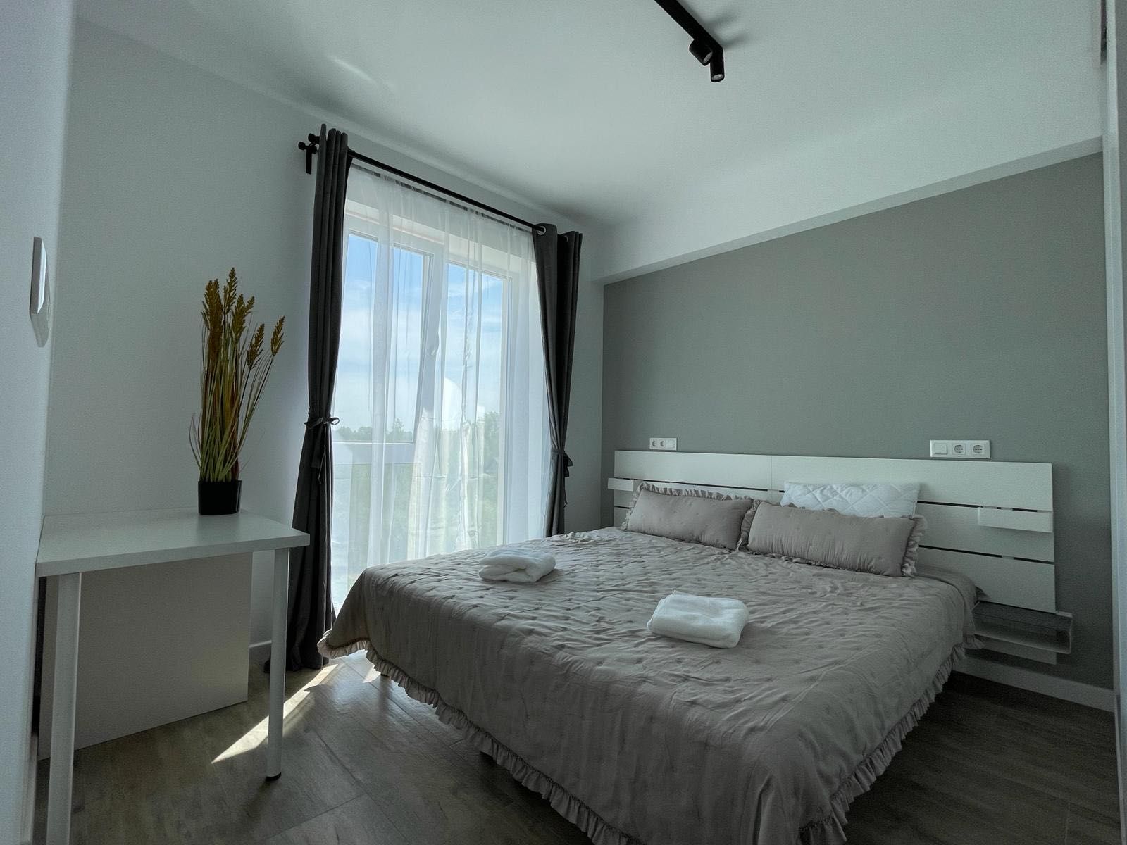 Apartament de inchiriat 3 camere in Targoviste | NOU| Vedere Parc, Rau