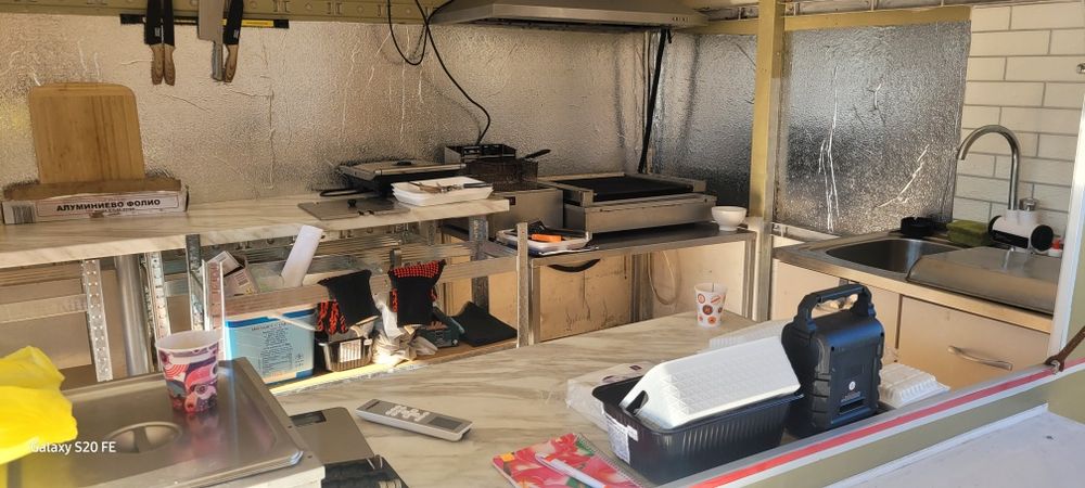 Фургон уборудван за бързо хранене