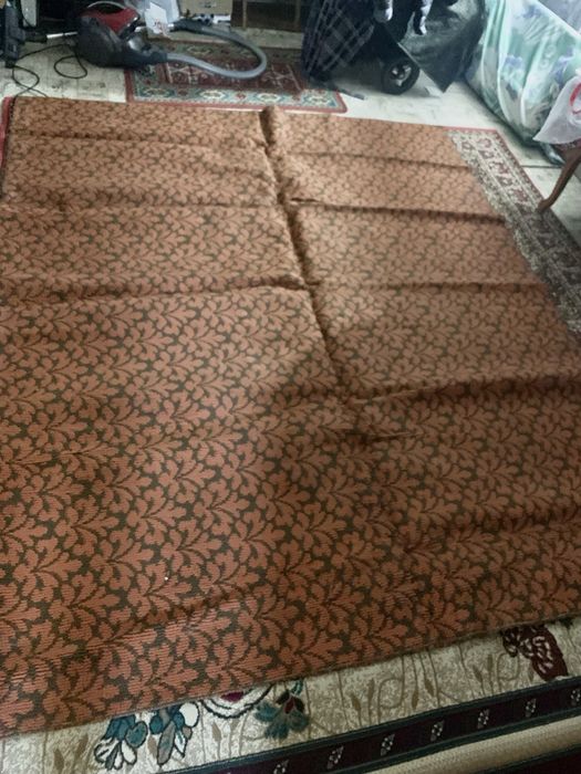 Продается ковер 3,0 на 3,5 и палас ширина 1,5 и длина 4 метра