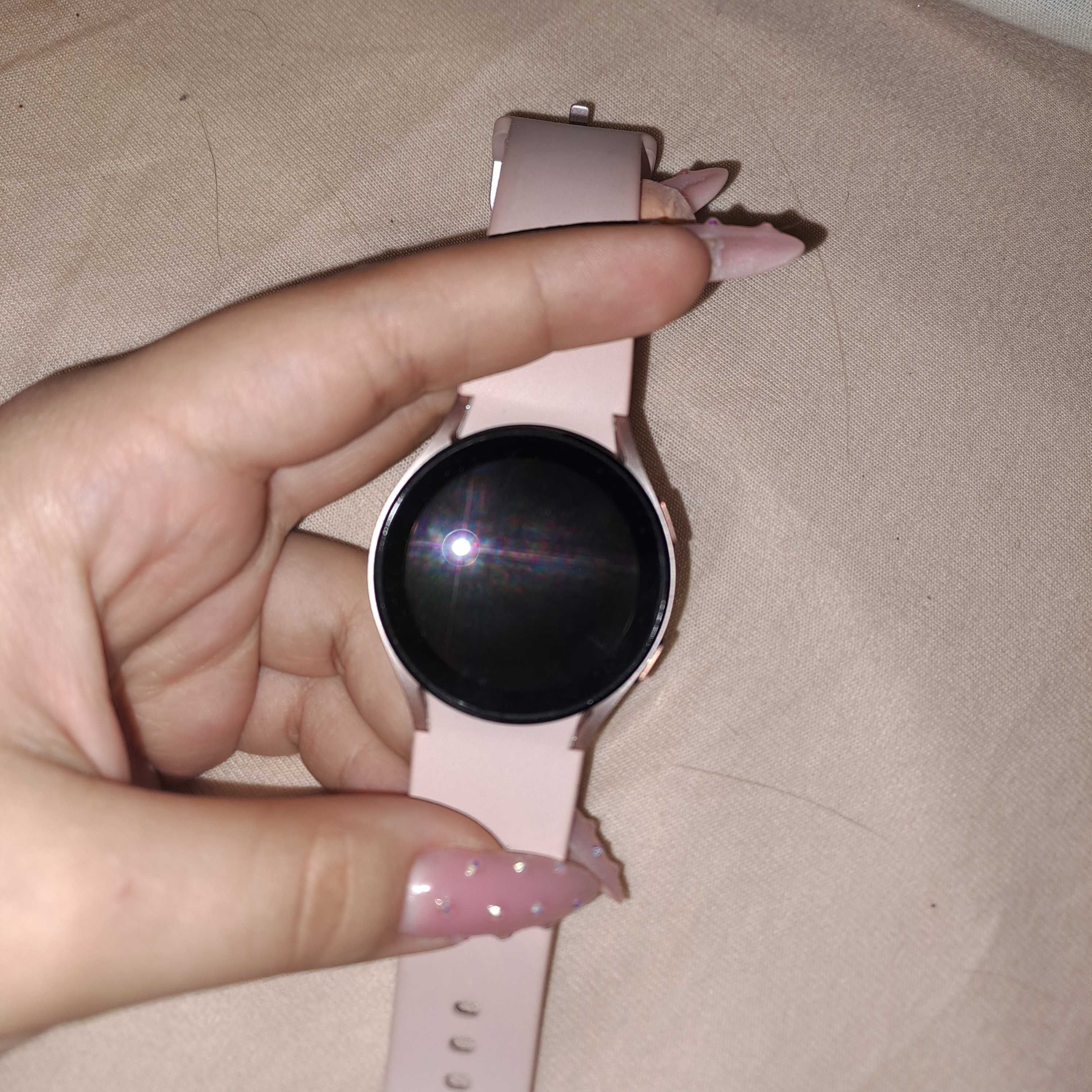 Смарт-часы Samsung Galaxy Watch 4 SM-R860 40 мм розовый