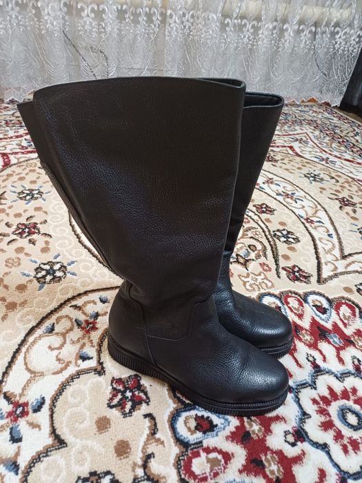 Продам новые зимние сапоги