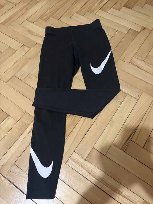 НОВИ клинове Nike в С размер 35лв