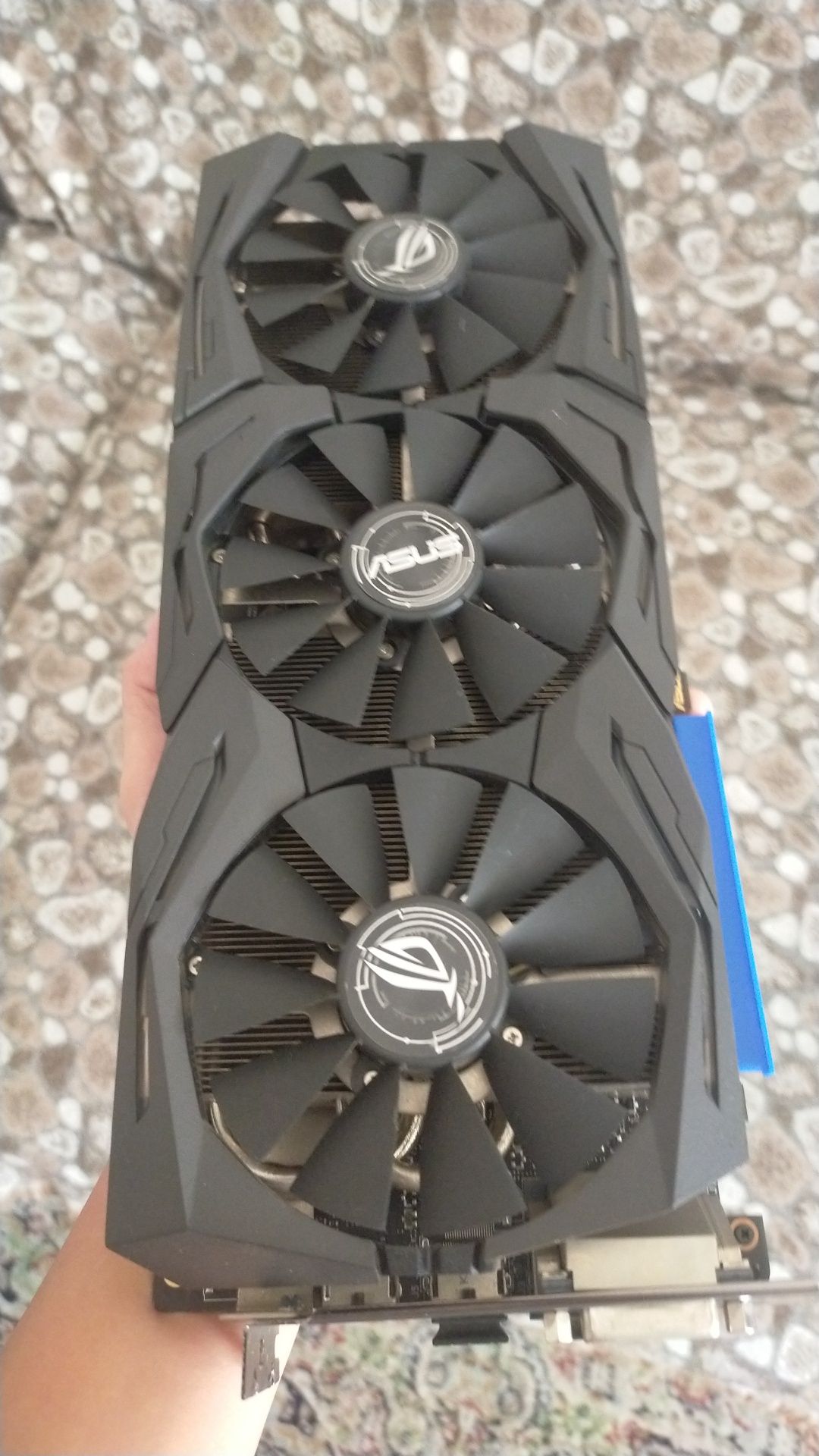 Видеокарта gtx 1070 ti в лучшем исполнении Asus Rog strix