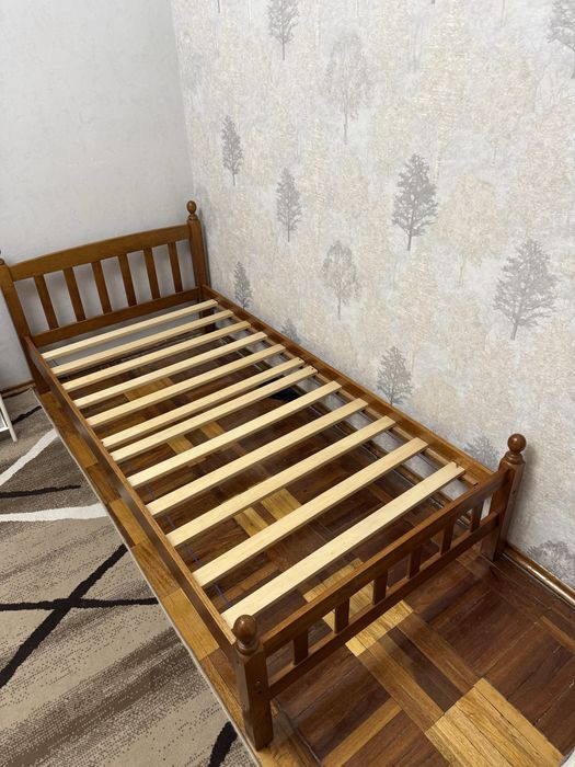 Кравать детская деревянная, матрац в комплекте
