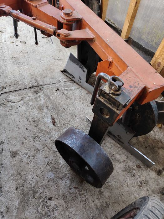 Vând plug cu 2 brazde stare excelentă