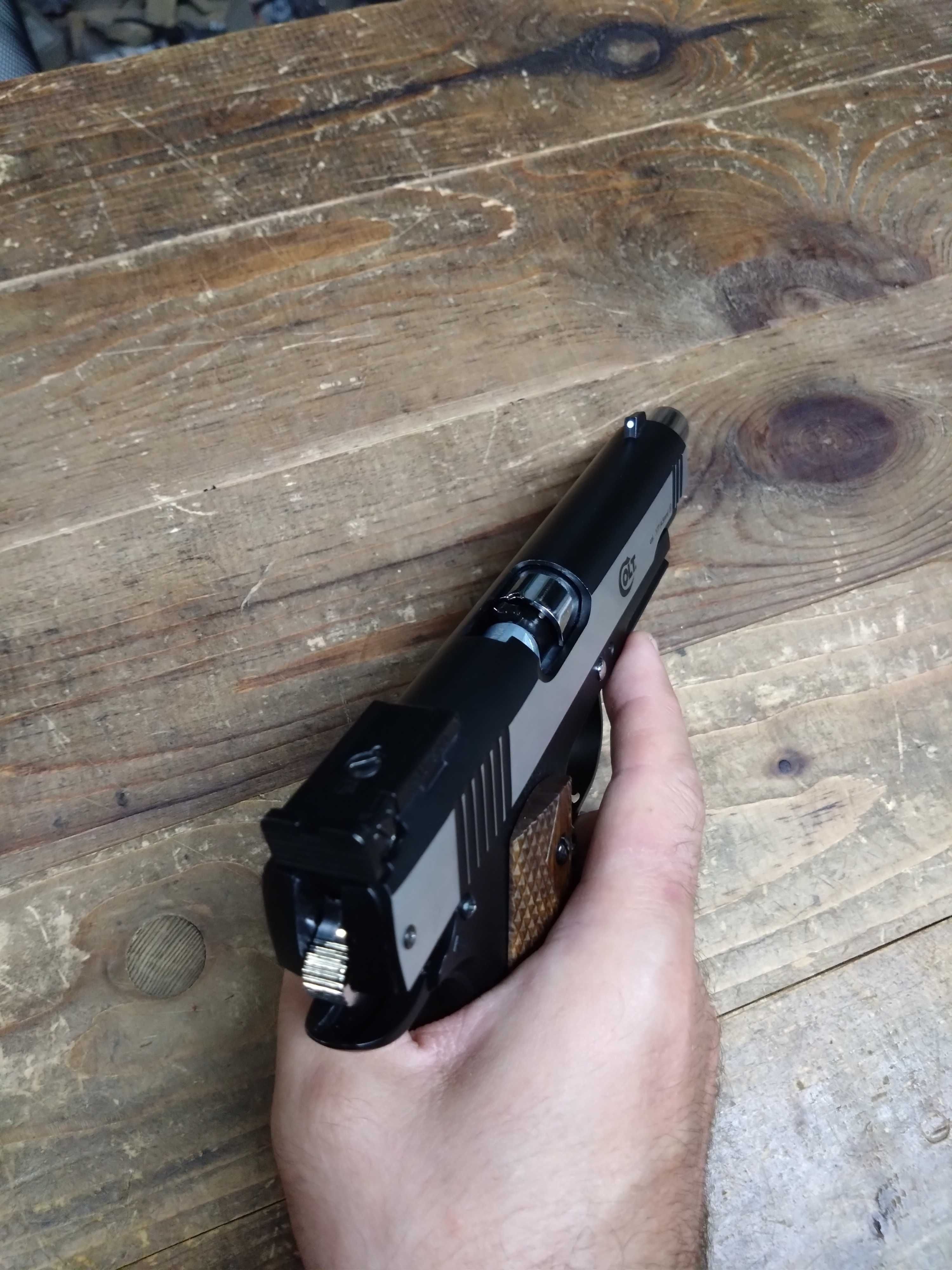 Въздушен пистолет Colt Special Combat