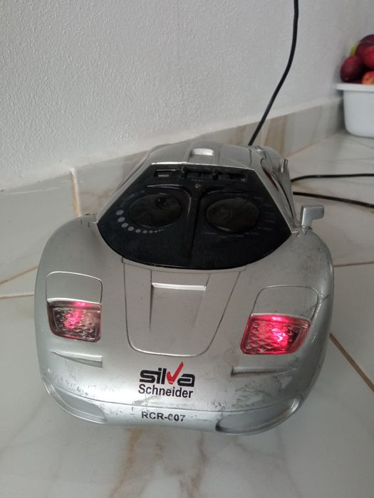 Radio casetofon cu caseta in forma de masina