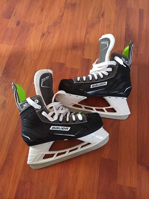 Коньки хоккейные BAUER